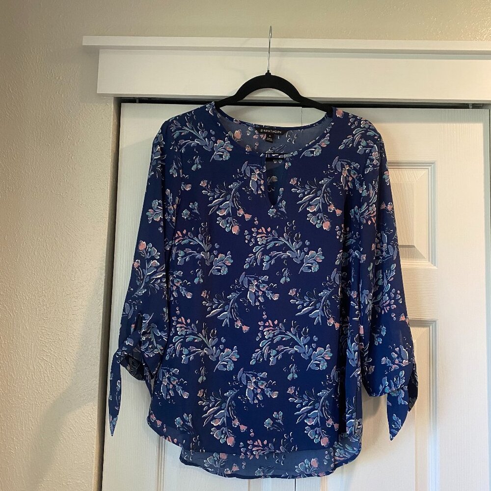 Blue floral 41 Hawthorne blouse Size Small